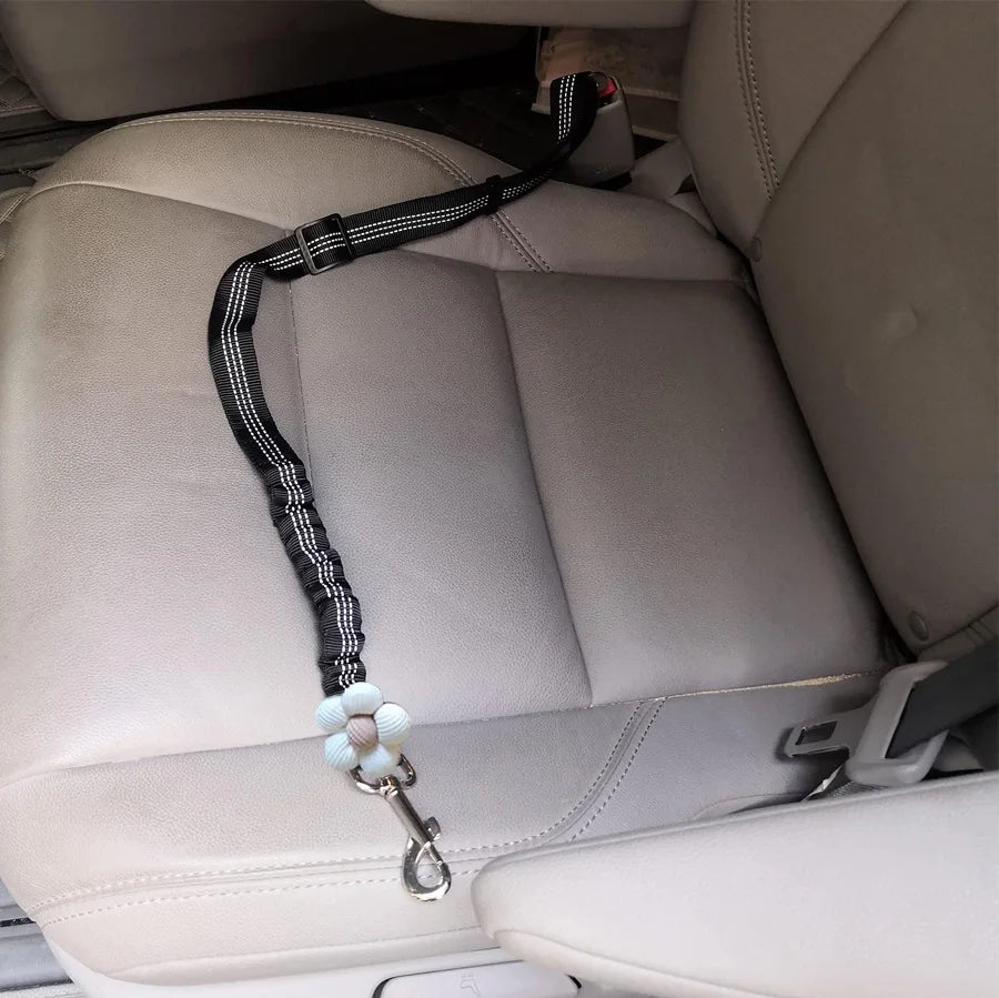 Cinto de segurança para cães, arnês de segurança ajustável com bungee elástico e alça reflexiva, cinto de segurança para animais de estimação de veículos de nylon para cães